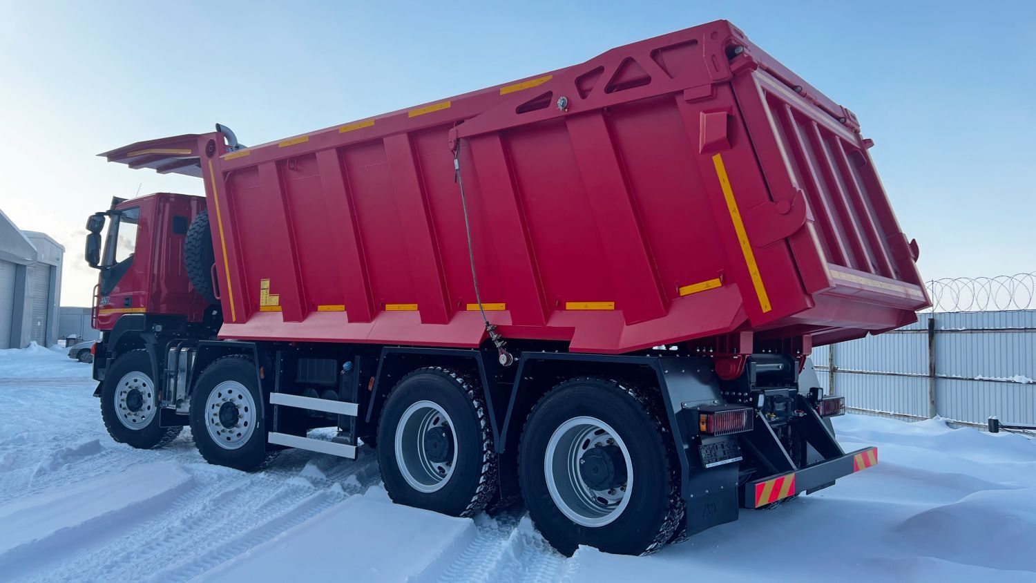 Самосвал карьерный «AMT 752901» 8х4
