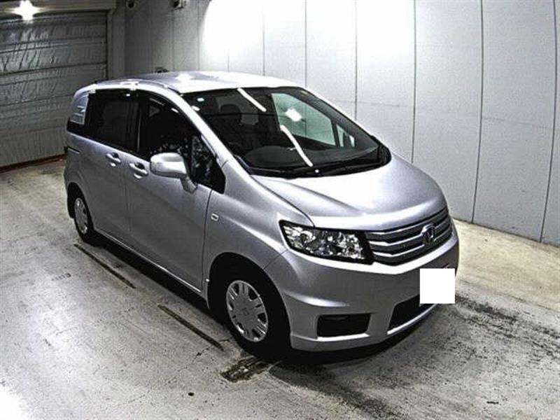 HONDA FREED SPIKE