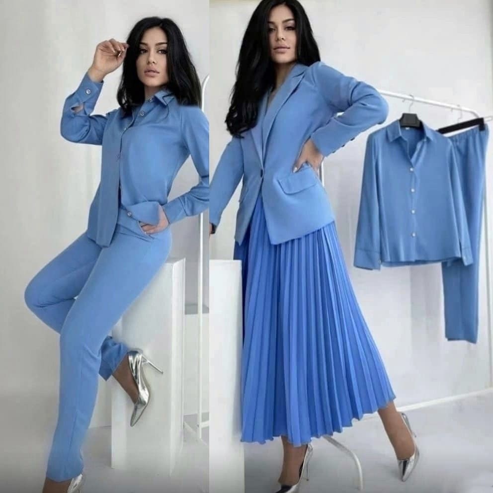 Роскошный комплект голубого цвета