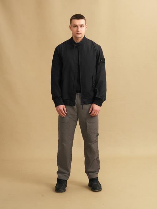 На какой руке носят патч Stone Island
