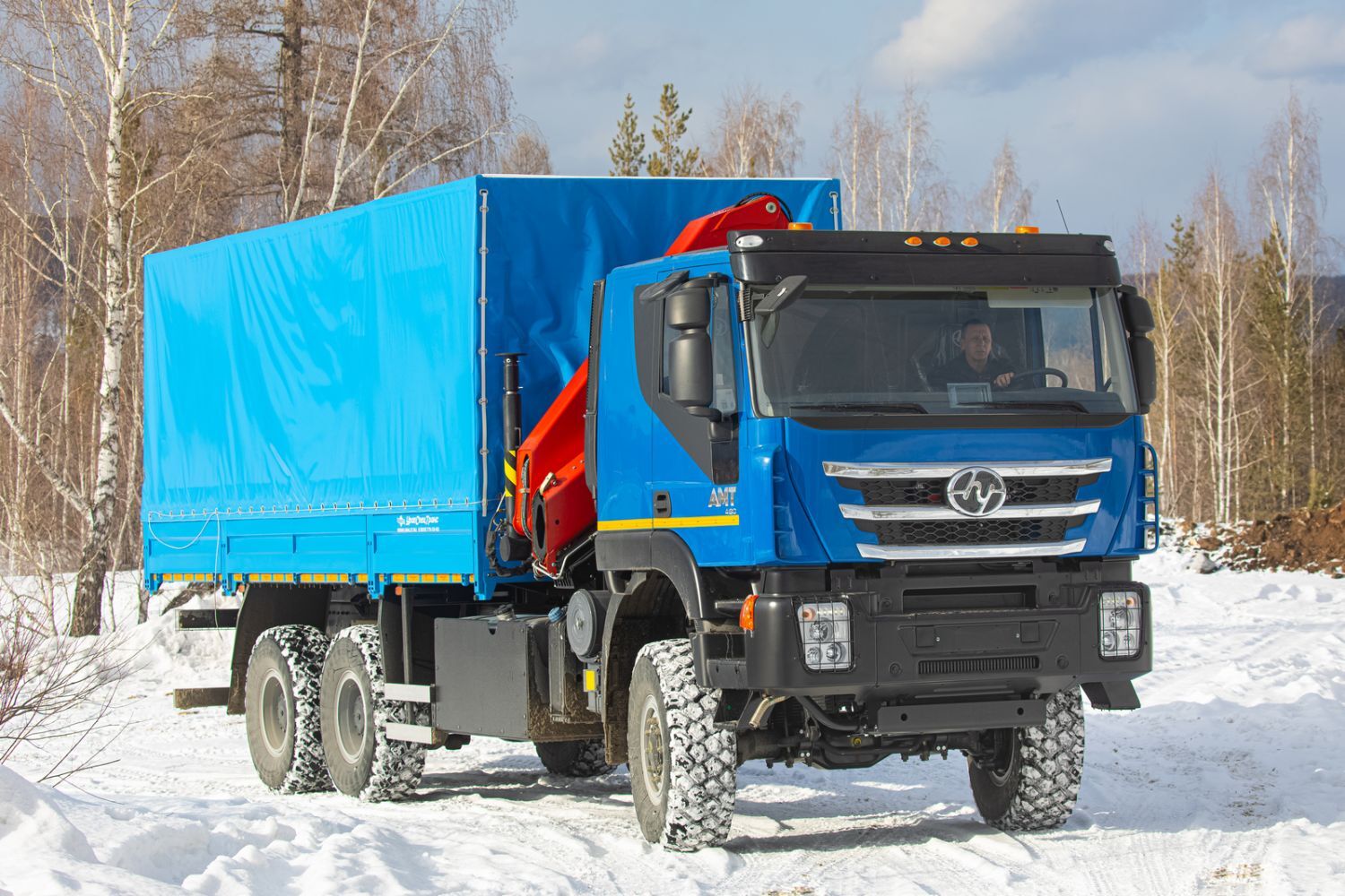 Бортовой-тентованный автомобиль 6х6 AMT 632944 с КМУ