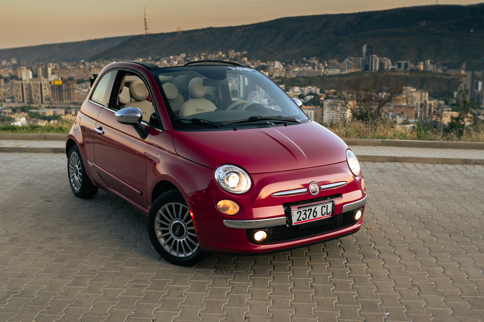 Fiat 500 Cabrio в аренду в Тбилиси — маршрут «Гастро-вечер в Тбилиси»