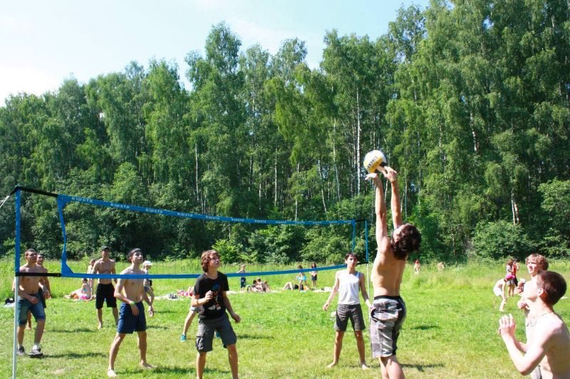 Спортивные часы в лагере. Лагерь Орленок Клин. Спортивный лагерь. Детский спортивный лагерь. Детский спорт лагерь.