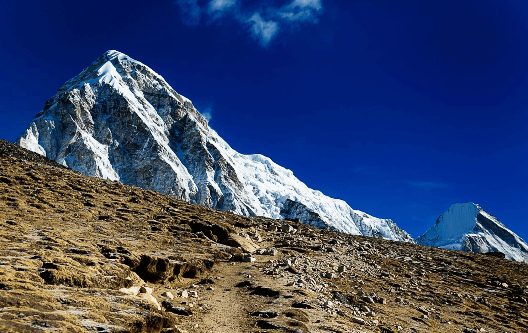 Кала Паттар вид на Эверест