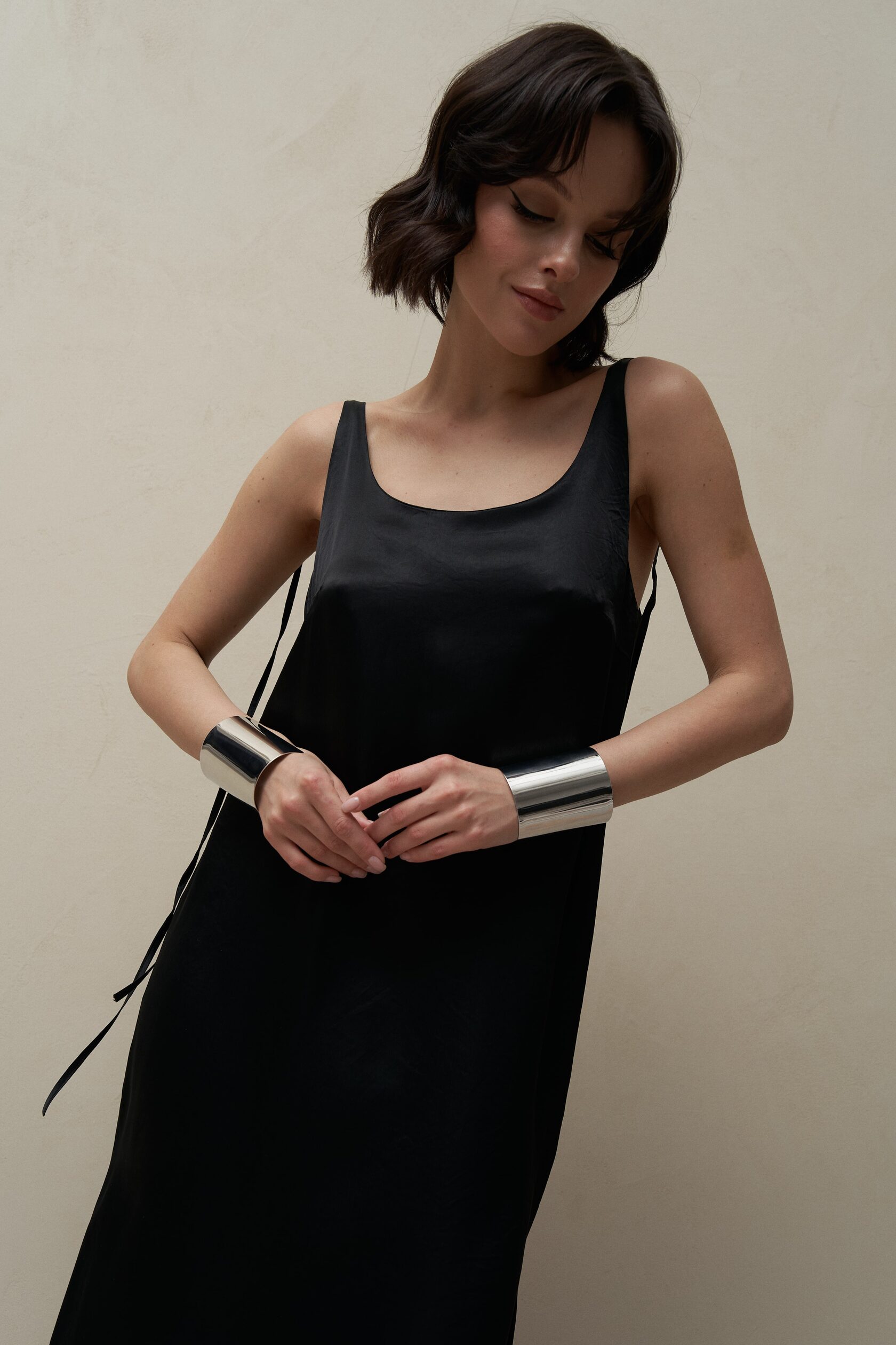 Платье макси с разрезами по бокам