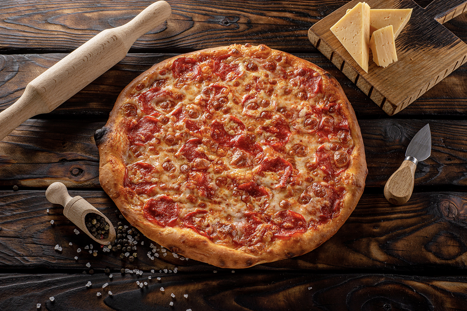 аромат соуса пробуждает страсти пепперони и сыр на равные части хорошая пицца (120) фото