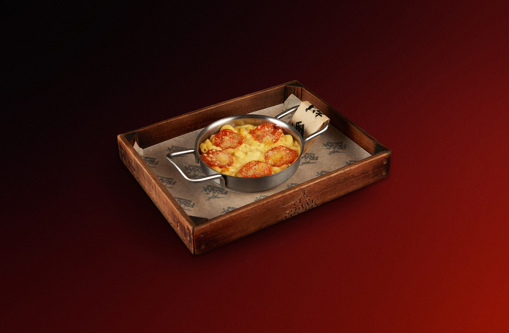 Mac and Cheese с пепперони и пармезаном — Frank