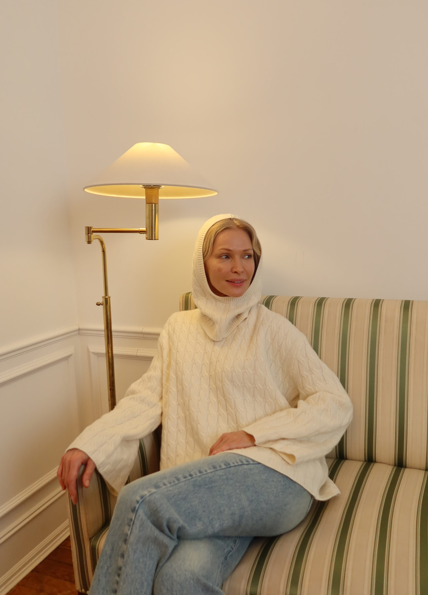 

Вязаный сет из 100% шерсти мериноса: джемпер + балаклава - Белый, Diamond white;белый