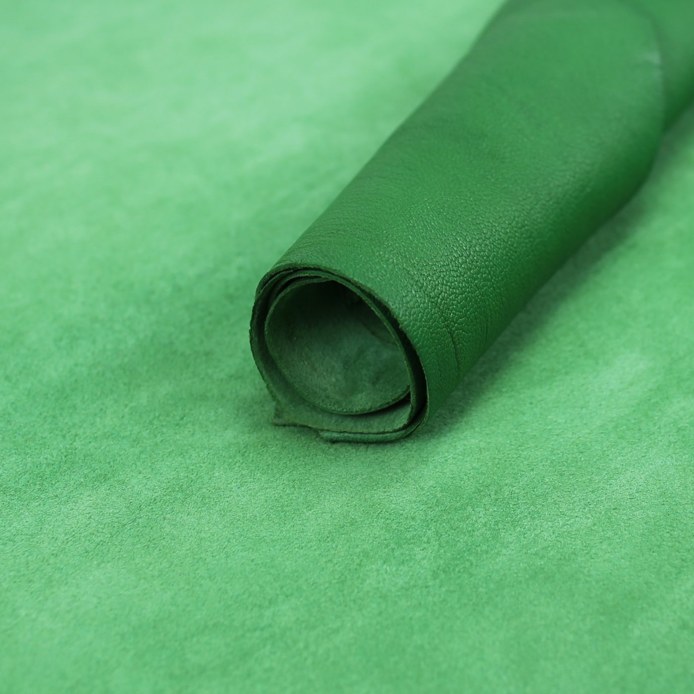 Тонкая козья кожа зелёная натуральная - Centropelle