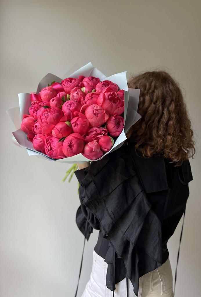 Bouquets 29 Peonies "Coral Sharm" - 29 peonies -1450 AED