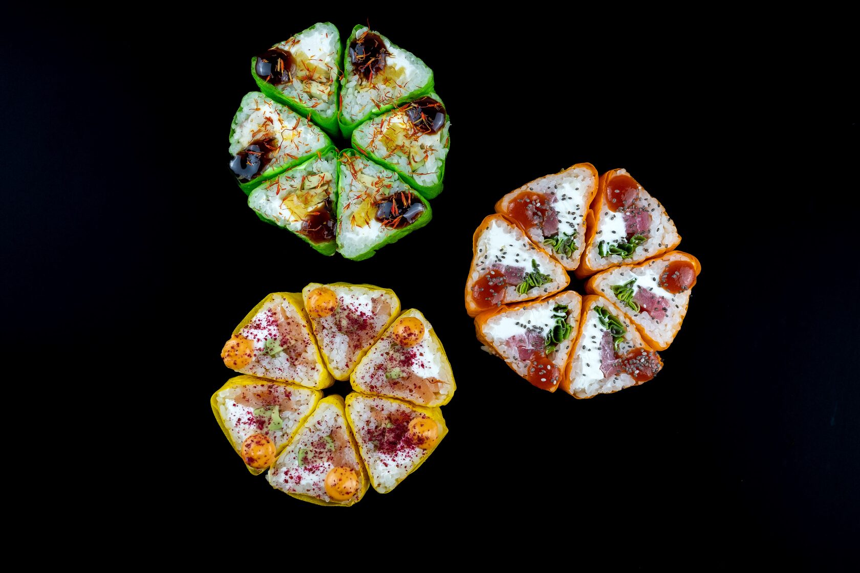 Суши шоп иркутск на ядринцева. Сушилка суши. Суши движ. Yoji суши москва. Суши движ.