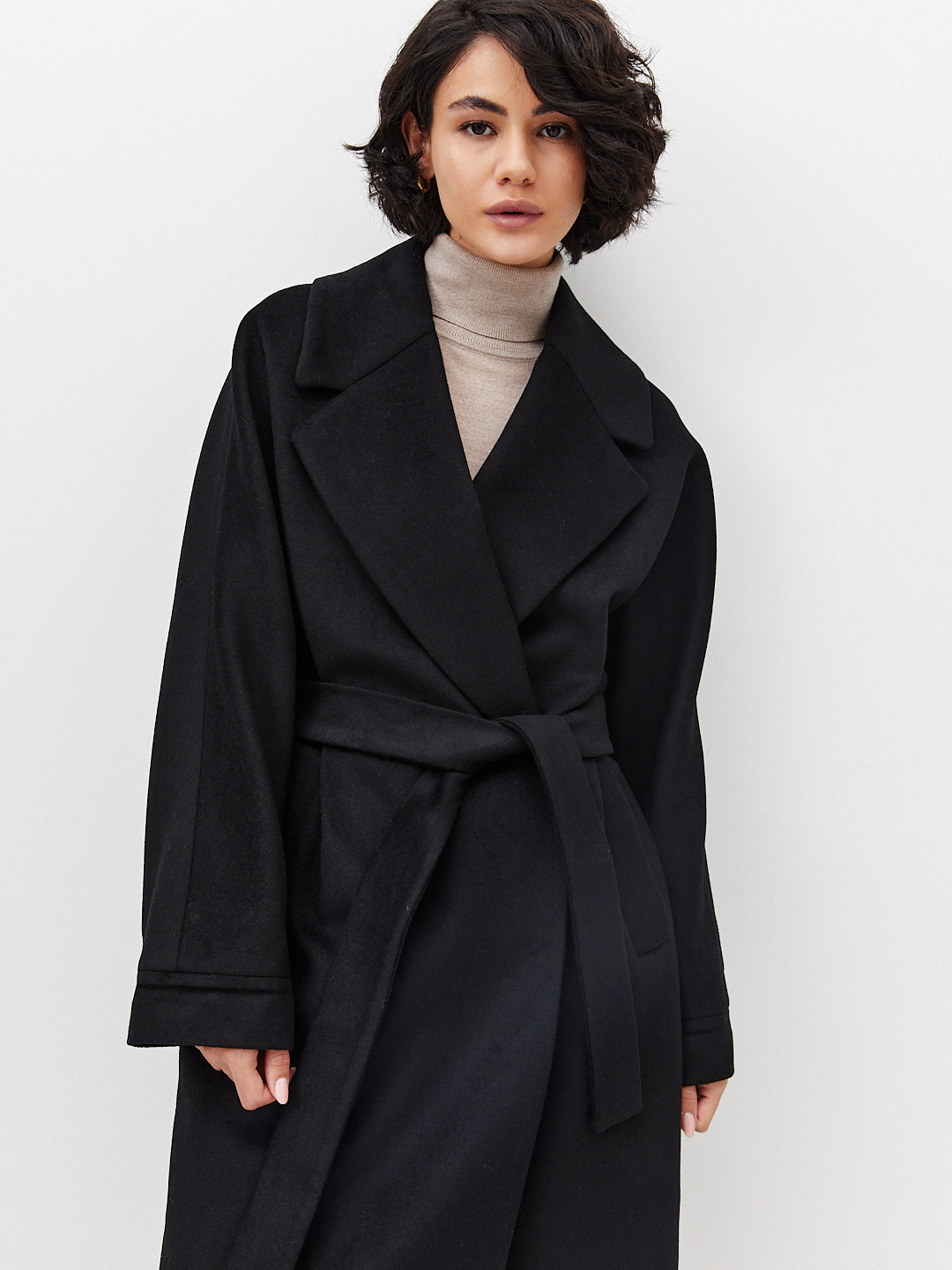 Пальто оверсайз из шерсти — демисезонная модель из натуральных ...