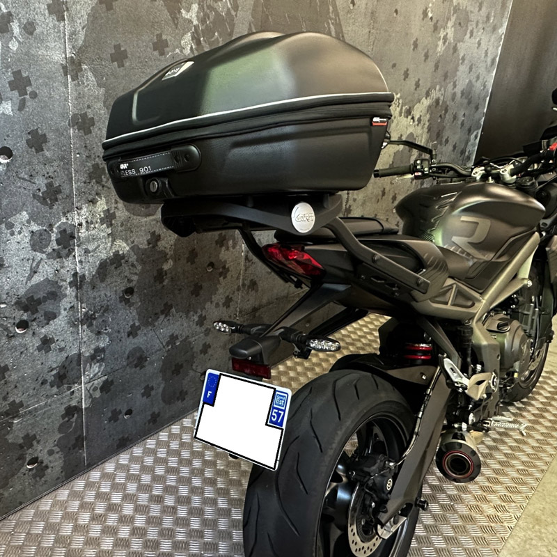 GIVI 6412FZ крепление центрального кофра на TRIUMPH Street Triple