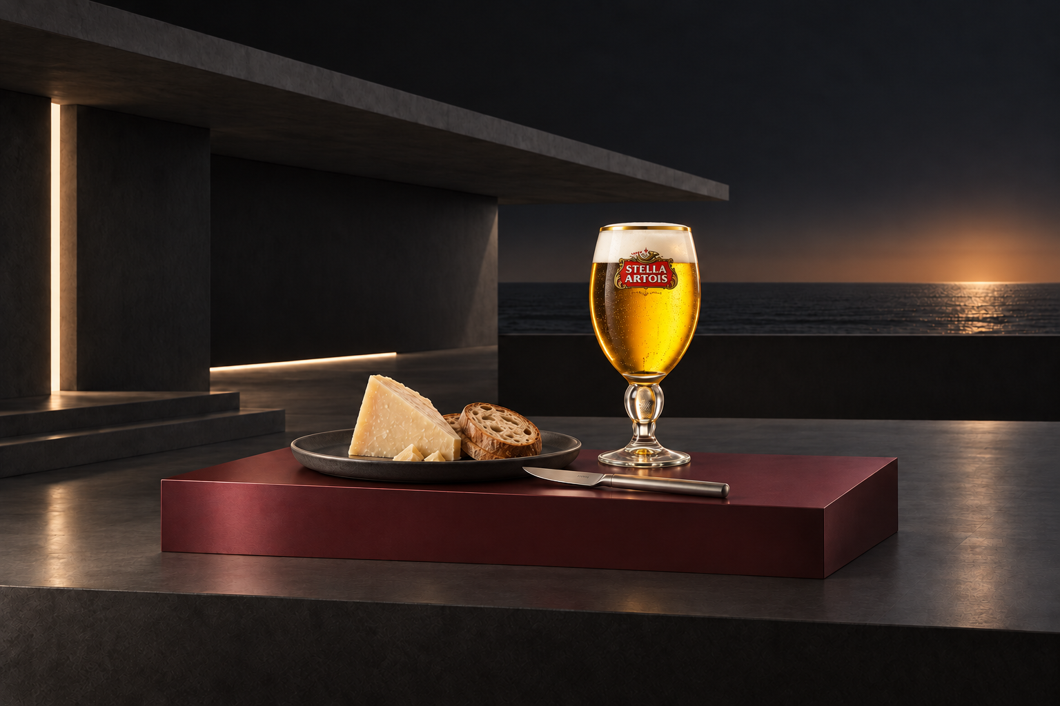 Оригинальная форма бокала Stella Artois в сочетании с сыром и хлебом