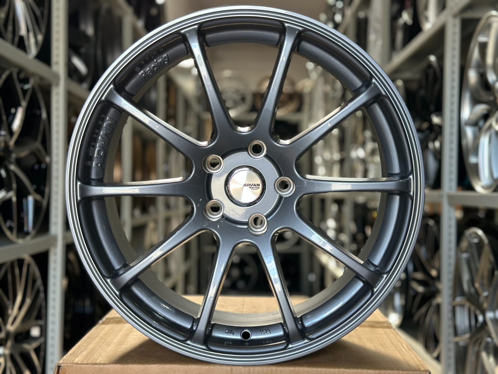 Комплект дисков Advan Racing RS R18 8j Et+30 5*112 (ip-6023)