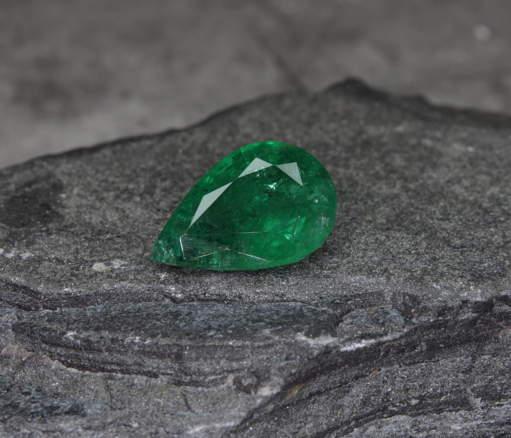 Изумруд груша 8.02 карат