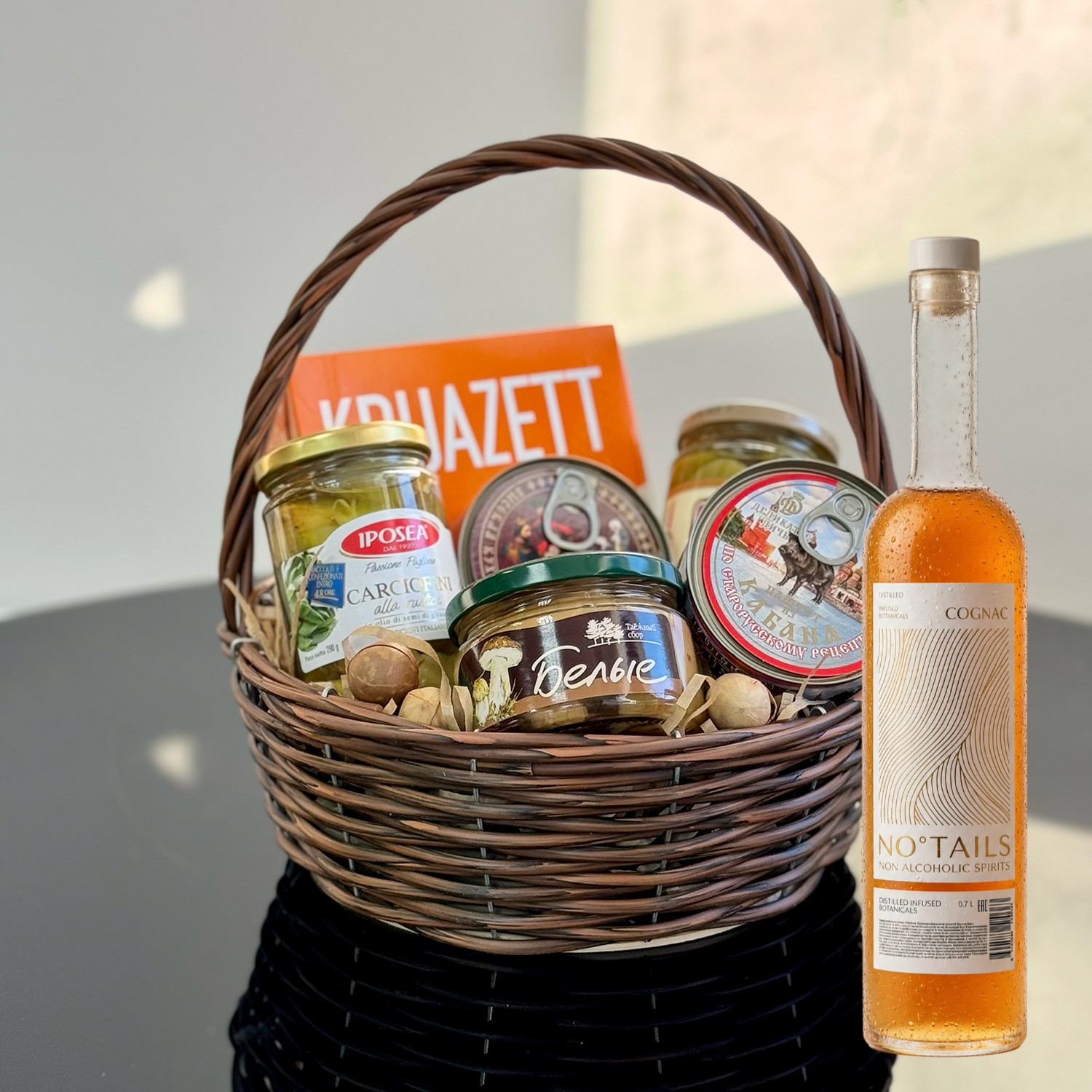 Подарочная корзина с безалкогольным напитком 0% "Оникс-премиум" со вкусом коньяка