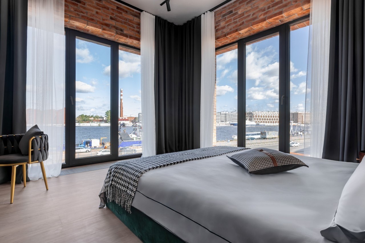 Emerald Loft с видом на Неву — интерьер