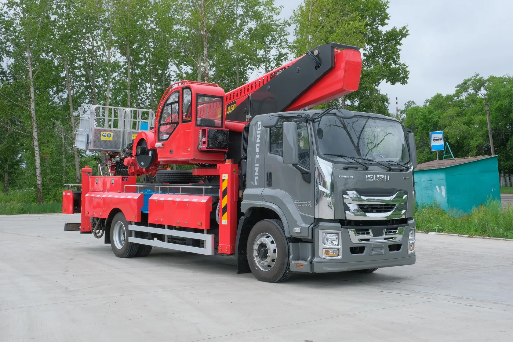 Автовышка Isuzu Giga 45 метров