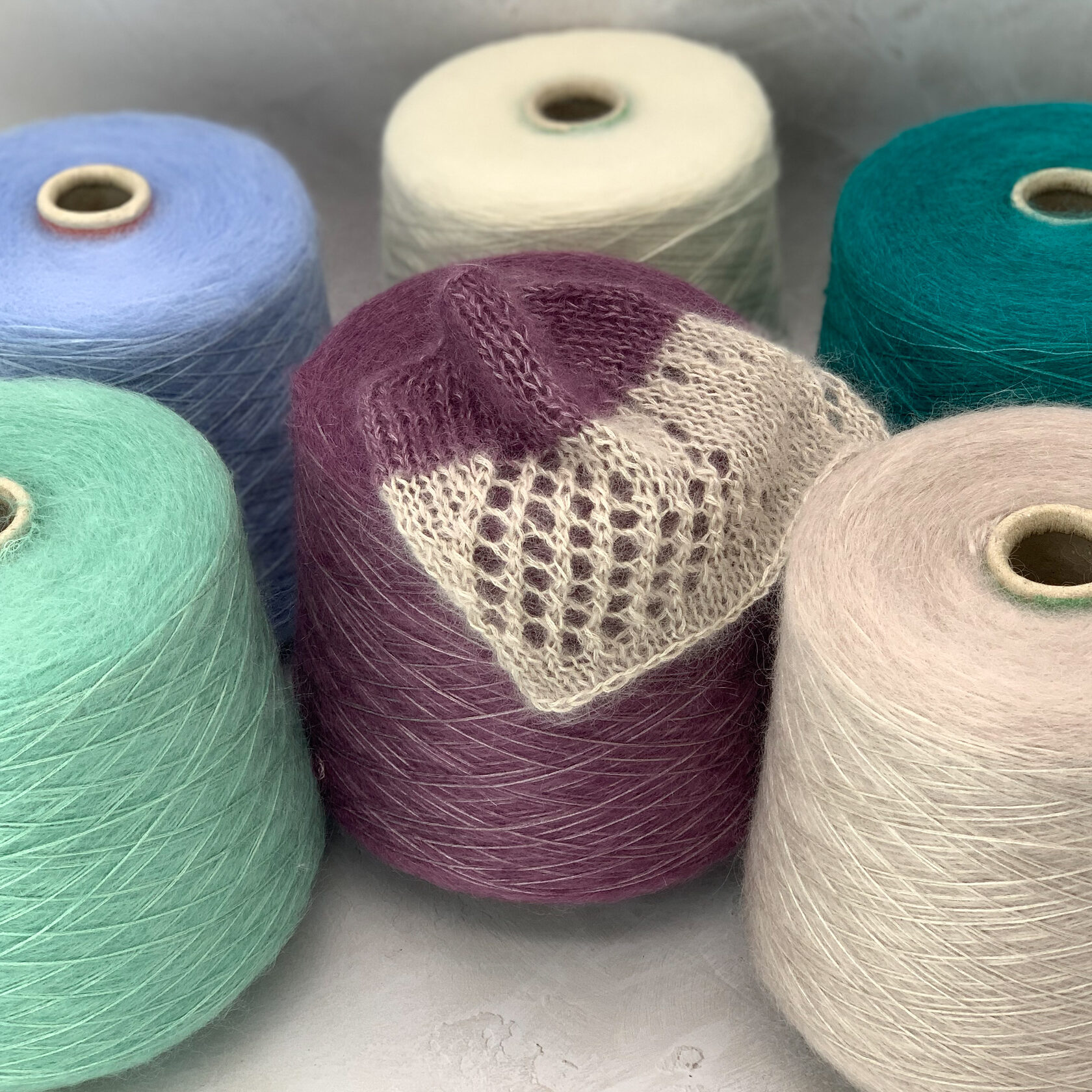 Filcomm Textile Filcom арт. Soffilo - 50% суперкидмохер 50% шёлк 450м/100 гр
