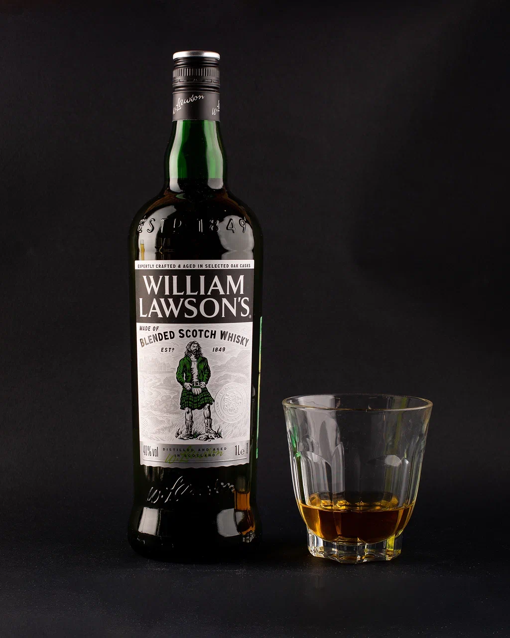 Вильям лоусон цена 0.7. William Lawson's 1 литр. William Lawson's 0.1 л. William Lawson's 0.15. William Leys on.