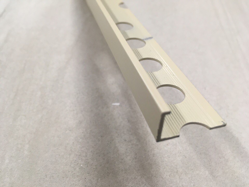 Внешний угол для плитки с маленьким кантом ПК 01-10 бежевый | kskprofil