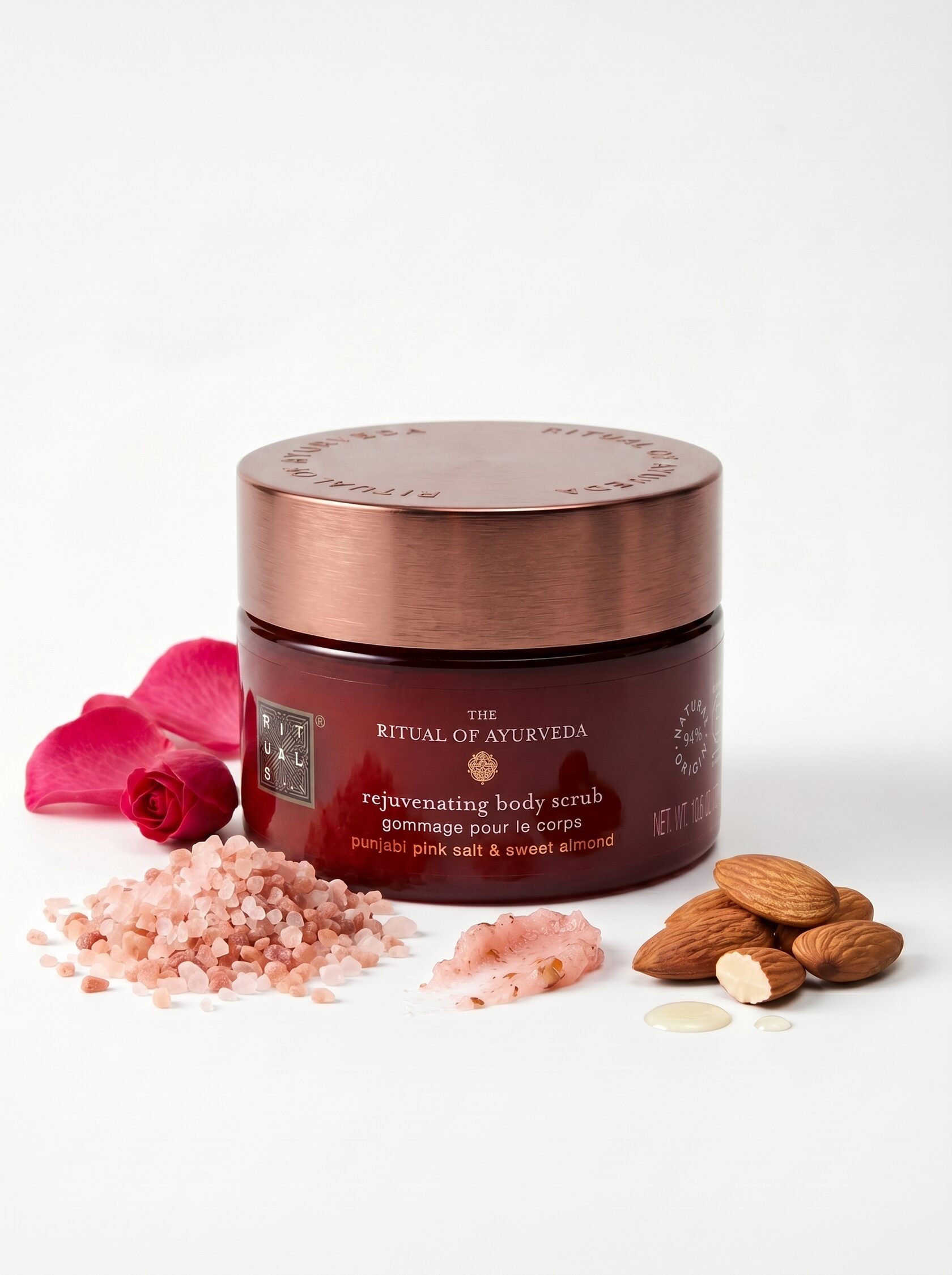 Скраб для тела RITUALS "Ayurveda" с розовой пенджабской солью и ароматом сладкого миндаля и кокосового масла, 300гр