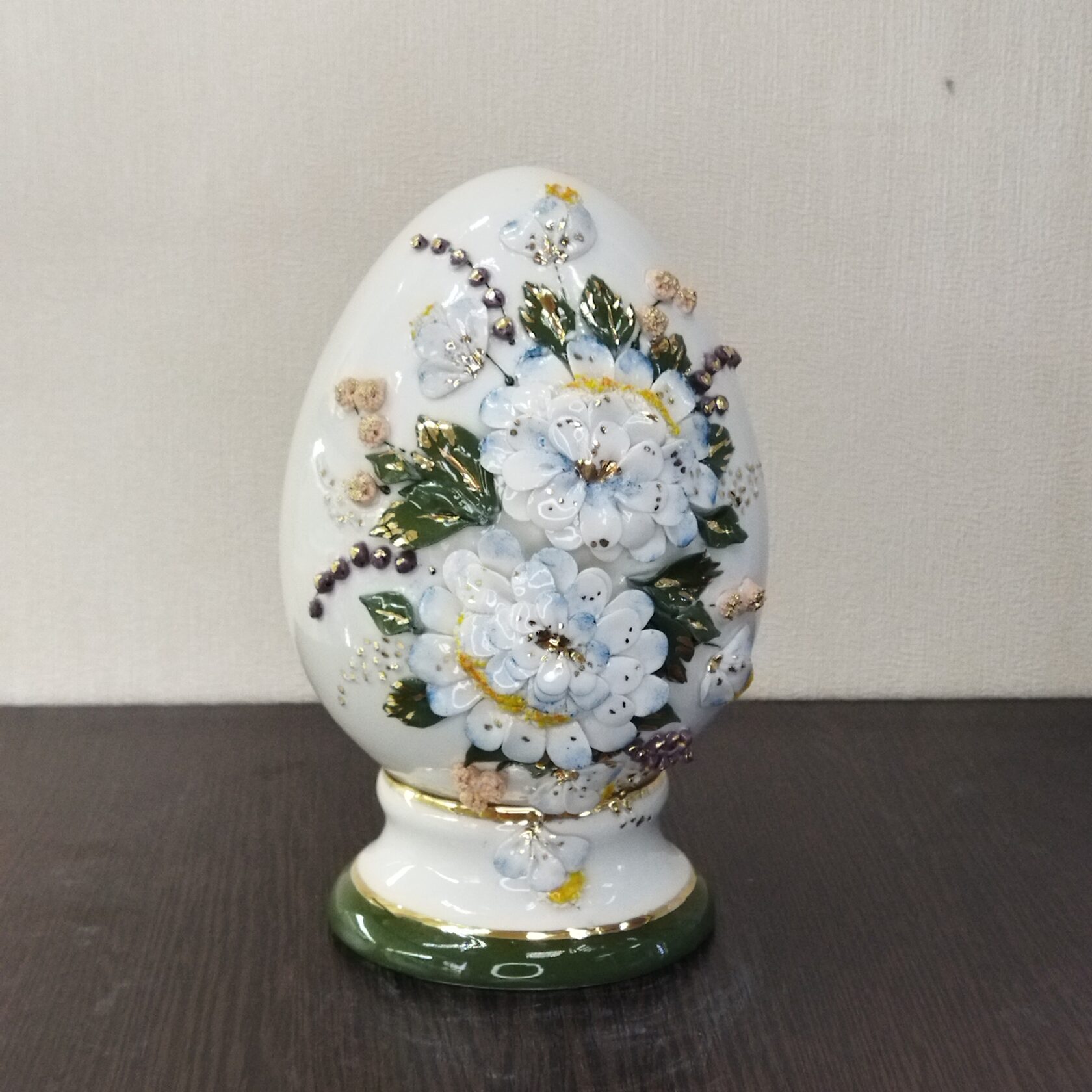 Фарфоровое пасхальное яйцо