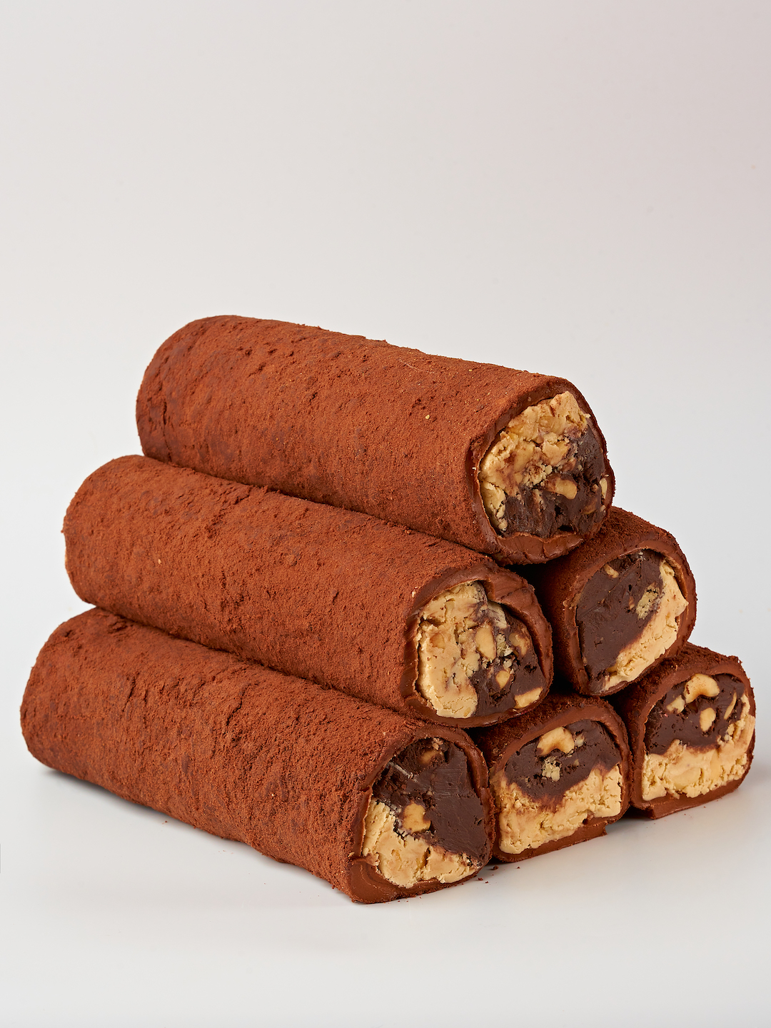 Lokum Truffle — лукум-рулет с шоколадно-ореховым кремом и фундуком в покрытии из какао-порошка