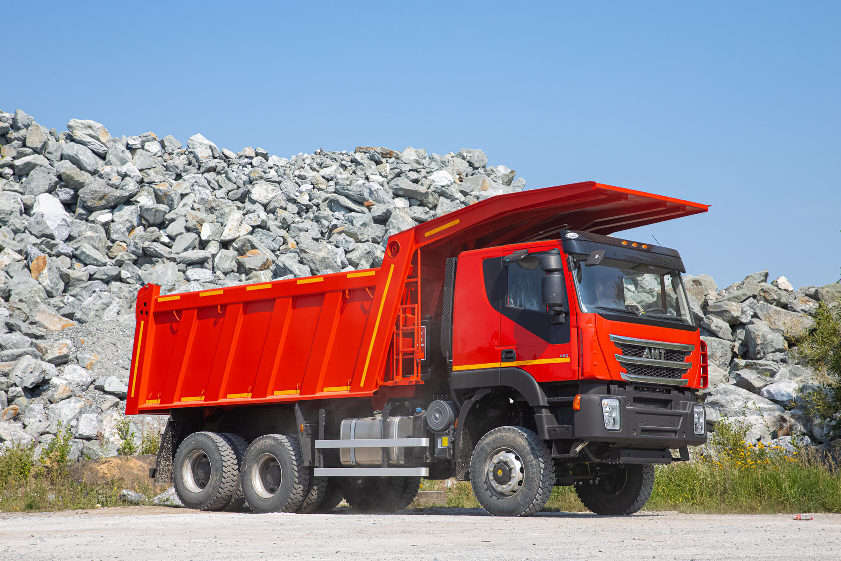 Самосвал AMT 652900 6х6 карьерный кузов