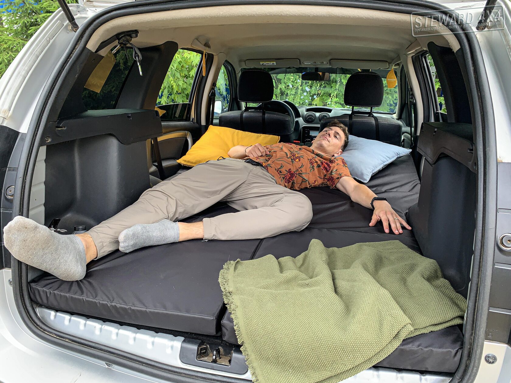 Спальный матрас для автомобиля в багажник