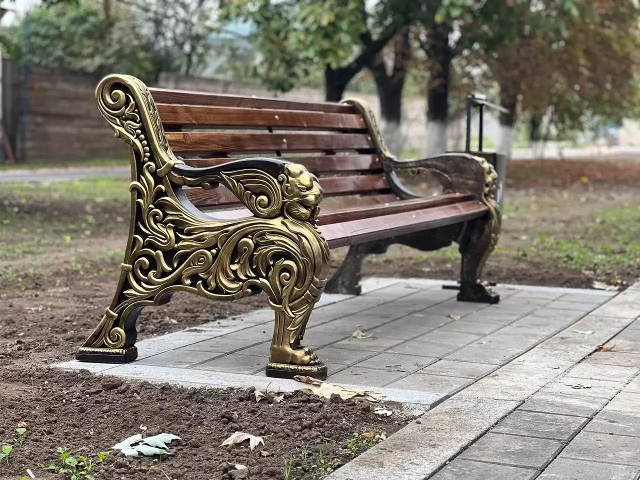 Скамейка железобетонная «Львиное сердце»
