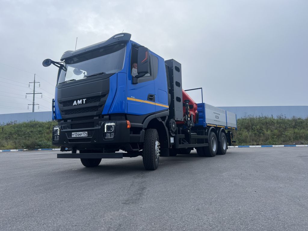 Автомобиль бортовой АМТ 638942 с КМУ на метане (CNG) 6x4