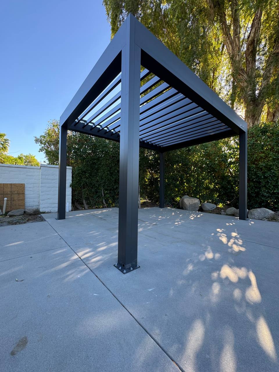 Lake Forest pergola roof and structure detail