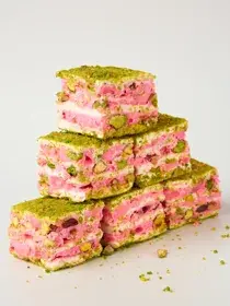 КатКат с клубникой, белым шоколадом и фисташкой — фотография 4