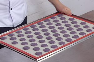 Черничные крышки макарон