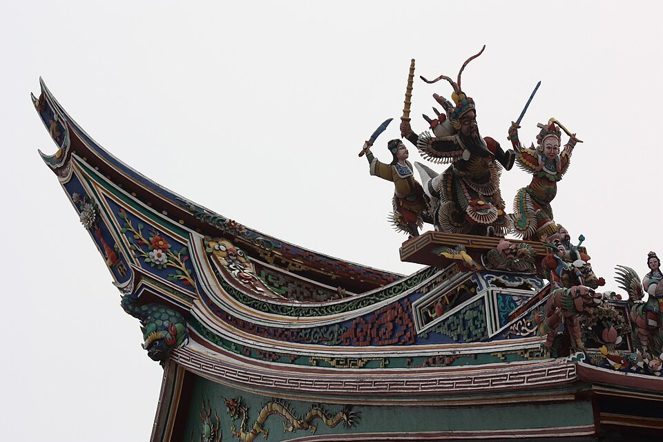 Украшения крыши храма Cheng Hoon Teng в Малакке