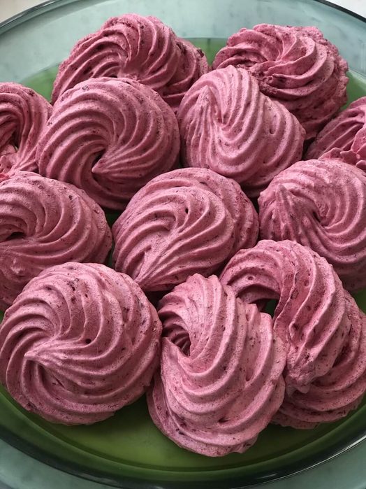 Вишнёвый зефир выпускницы Эрны Пахомовой
