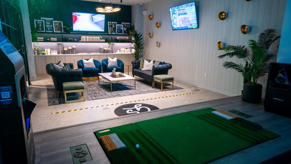 Отдельная комната для игры с зоной отдыха в Golfzon Social