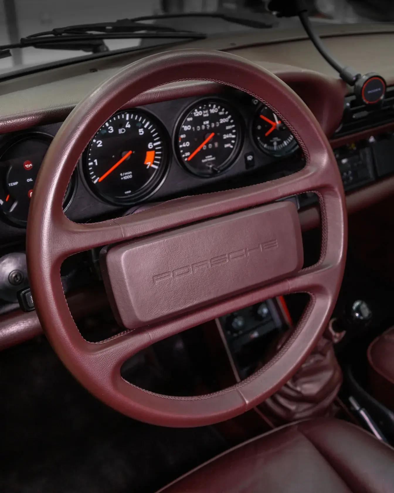 Руль и приборная панель Porsche 911 1986