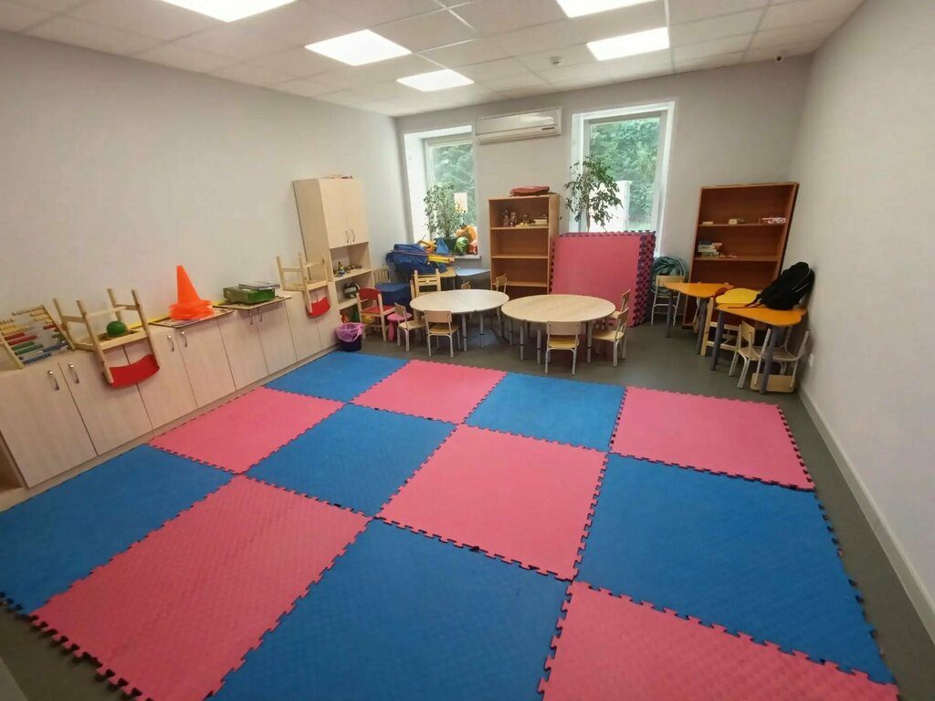 Liberty School, филиал Сокольники, красно-синий пол