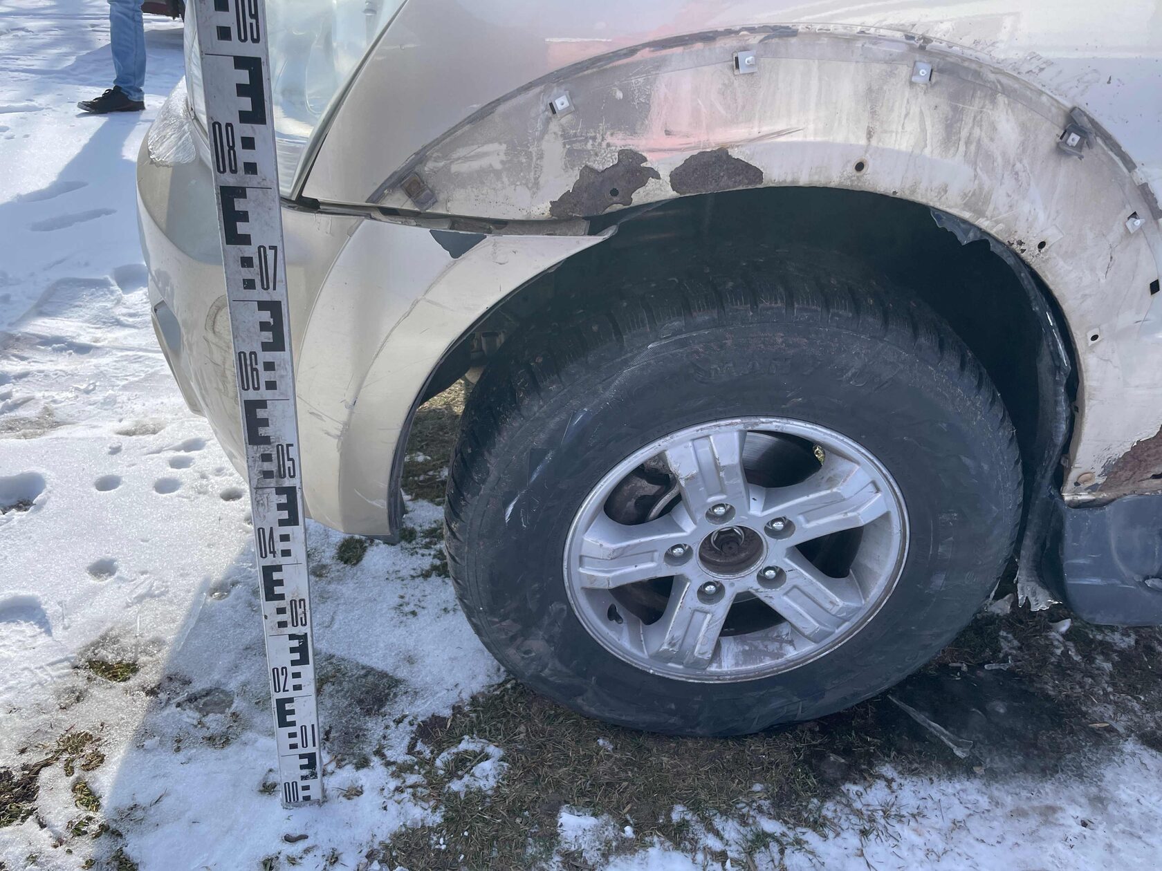 Kia Sorento после ДТП — повреждения левой передней части