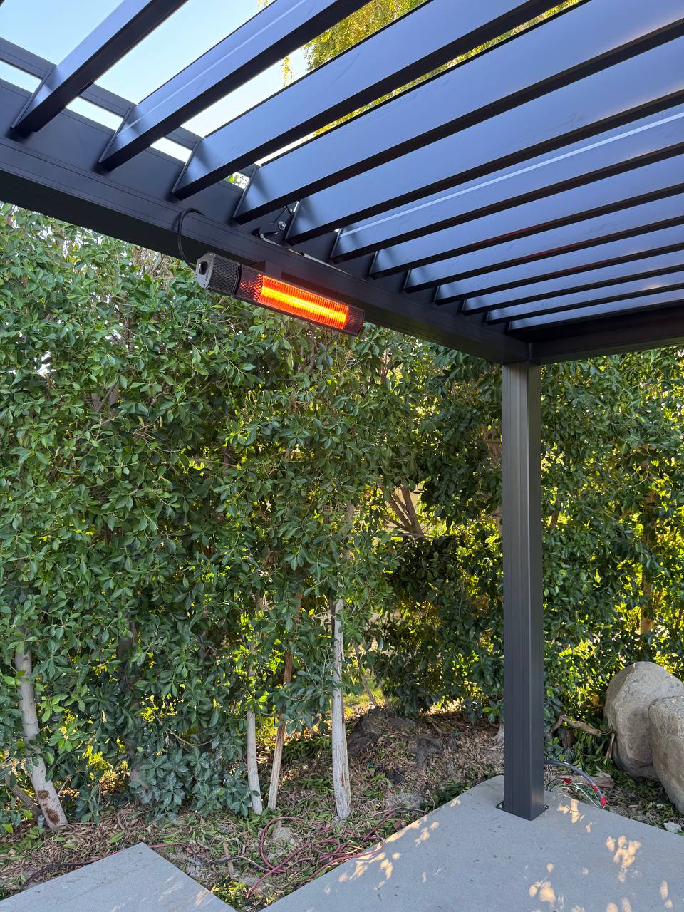 Lake Forest freestanding aluminum pergola project