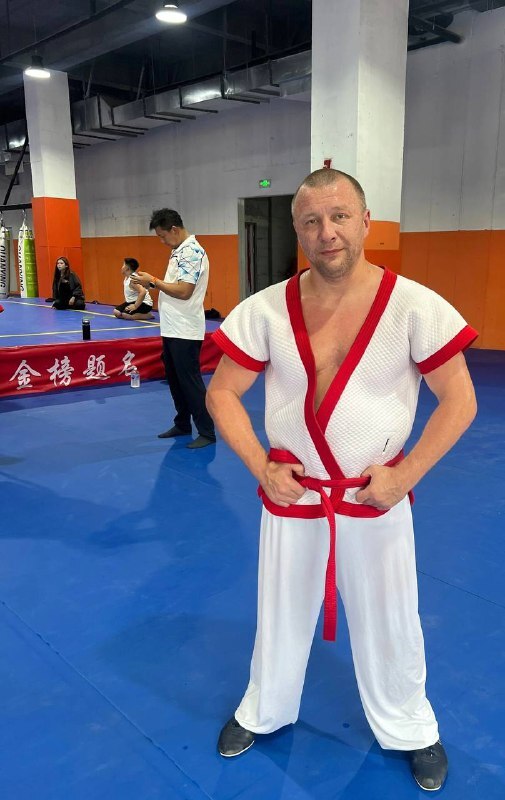 На обучении в Китае.