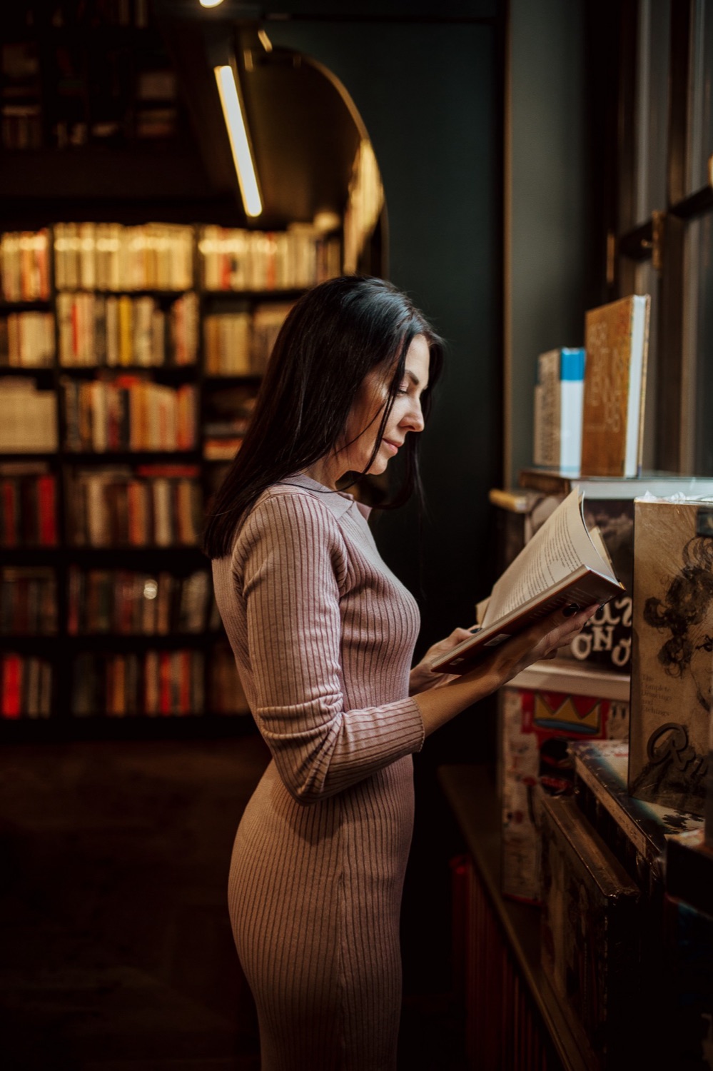 Психолог Ольга Хохлова с книгой