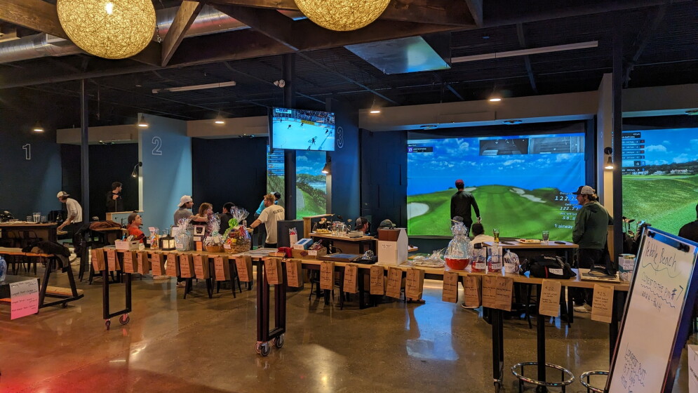 Симуляторы GOLFZON в интерьере Golfplay