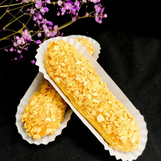 Эклеры с карамельной крошкой ученицы Ларисы Лысенко