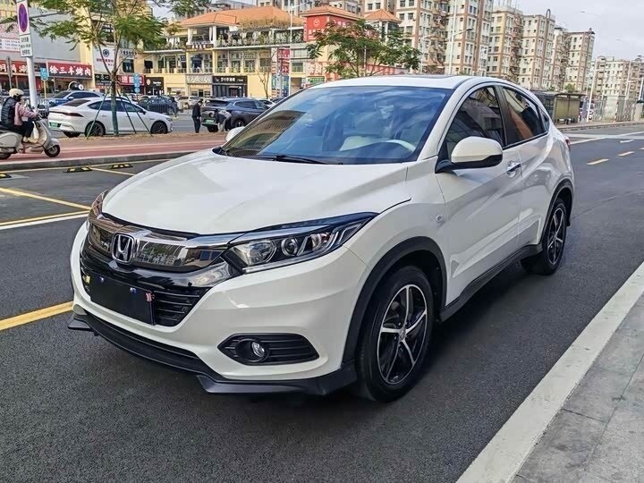 Honda Vezel, задние фонари и кузов китайской сборки