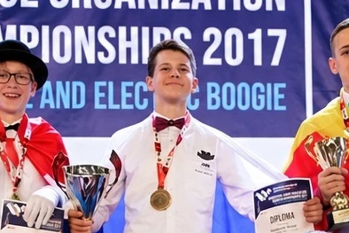 Дмитрий Сушков