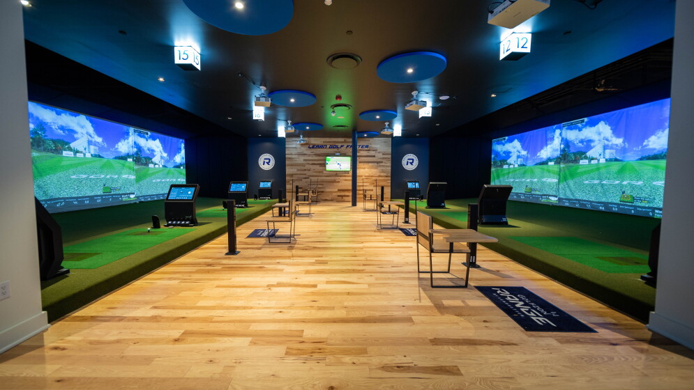Тренировочные зоны с симуляторами GDR в Golfzon Range